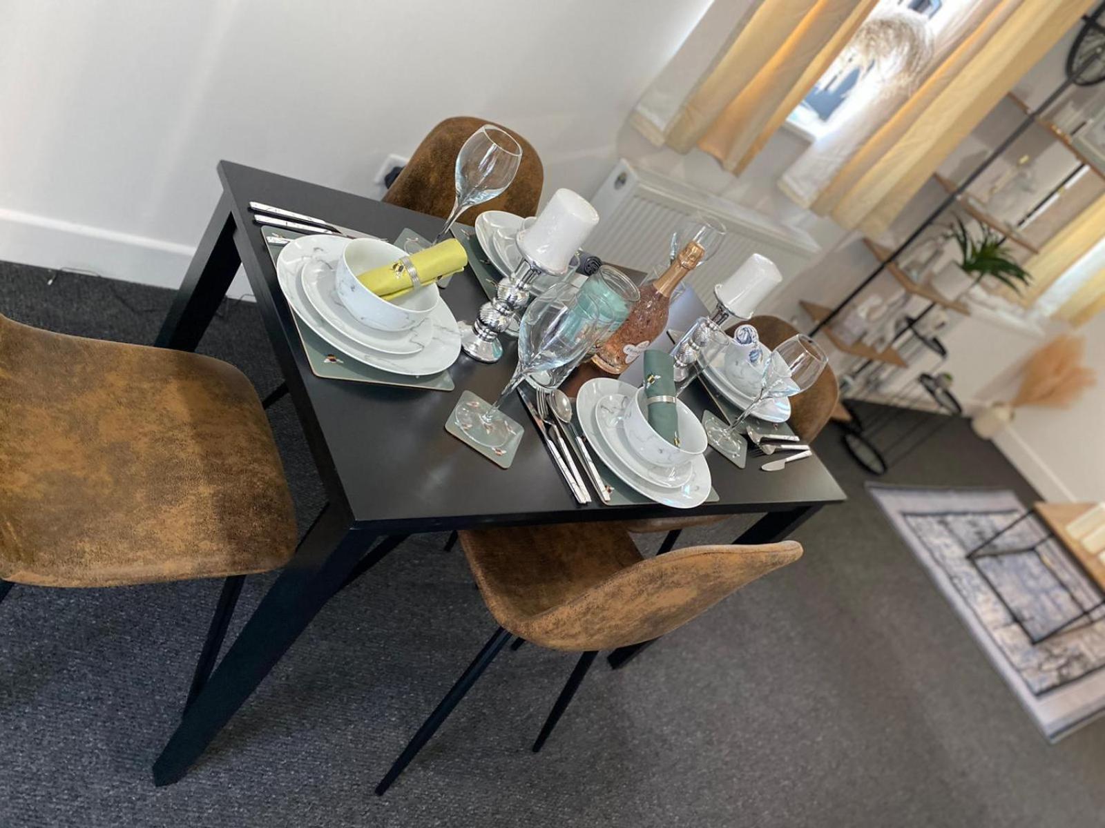 One And Two Bed Apartments Slough Near Heathrow 콘부룩 외부 사진
