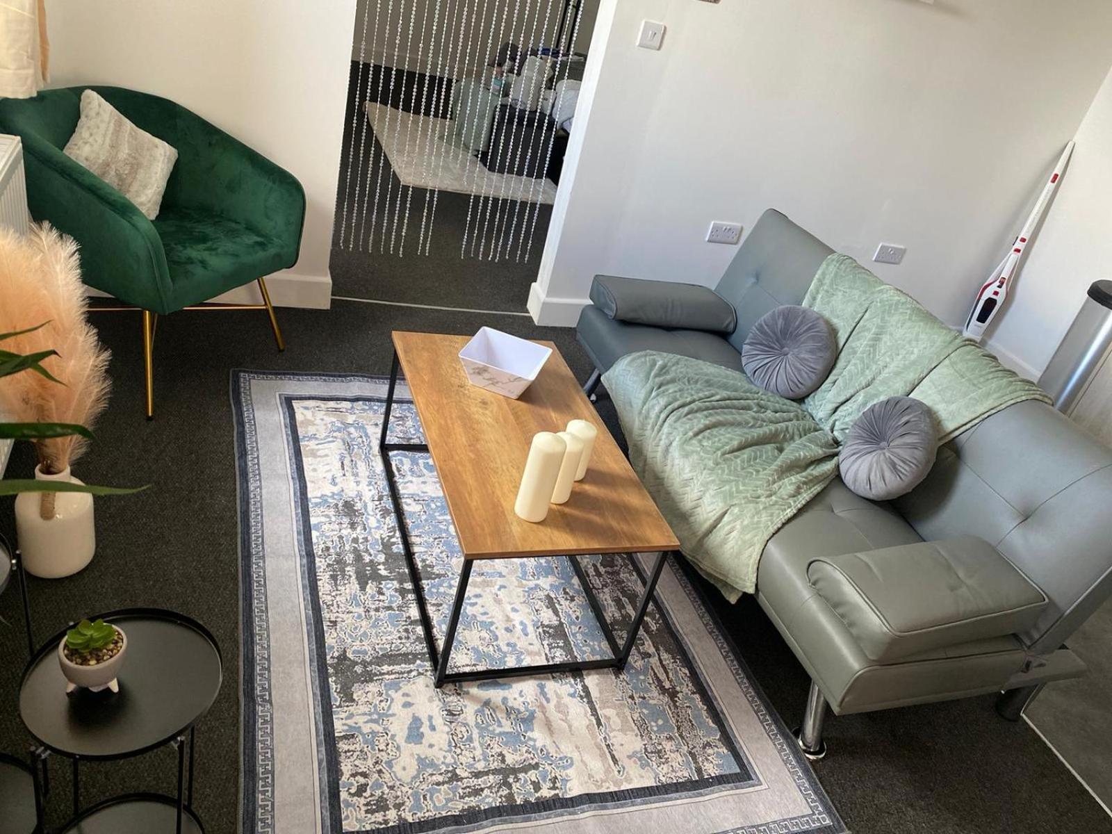 One And Two Bed Apartments Slough Near Heathrow 콘부룩 외부 사진