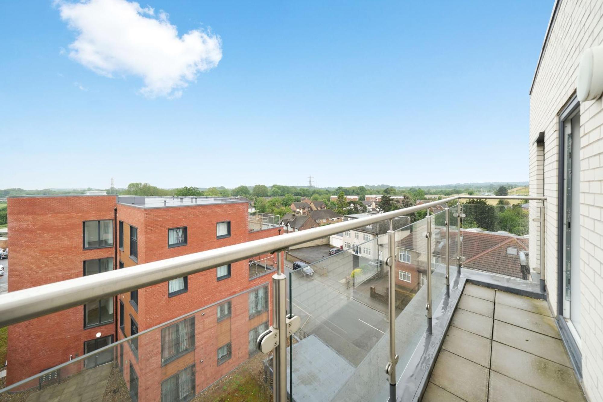One And Two Bed Apartments Slough Near Heathrow 콘부룩 외부 사진