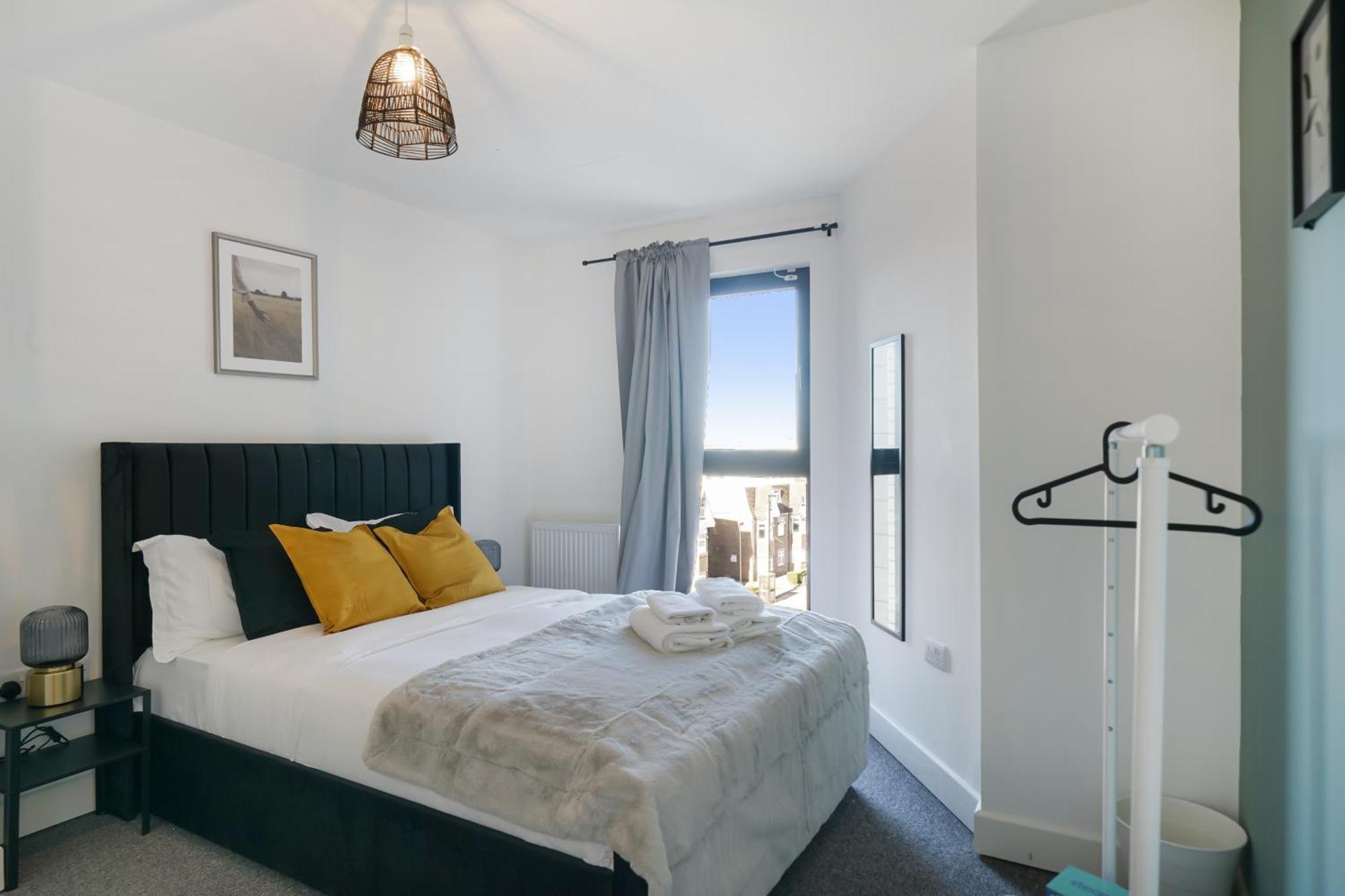 One And Two Bed Apartments Slough Near Heathrow 콘부룩 외부 사진