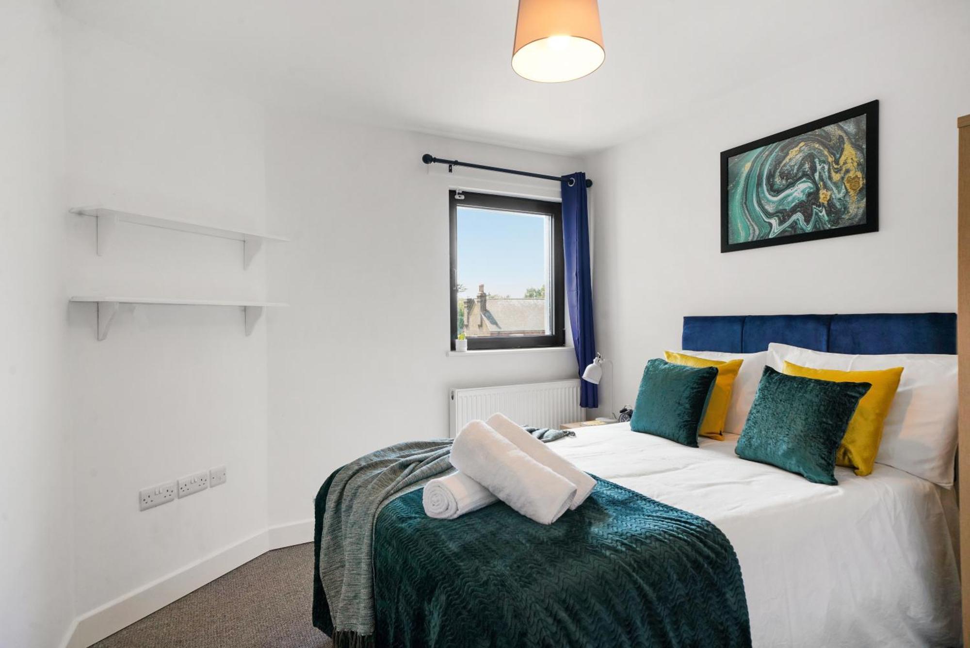 One And Two Bed Apartments Slough Near Heathrow 콘부룩 외부 사진
