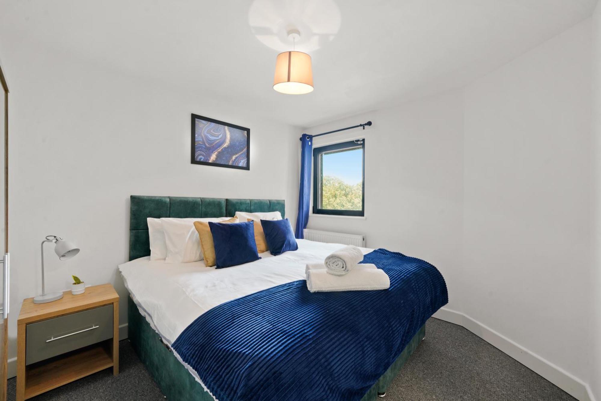 One And Two Bed Apartments Slough Near Heathrow 콘부룩 외부 사진