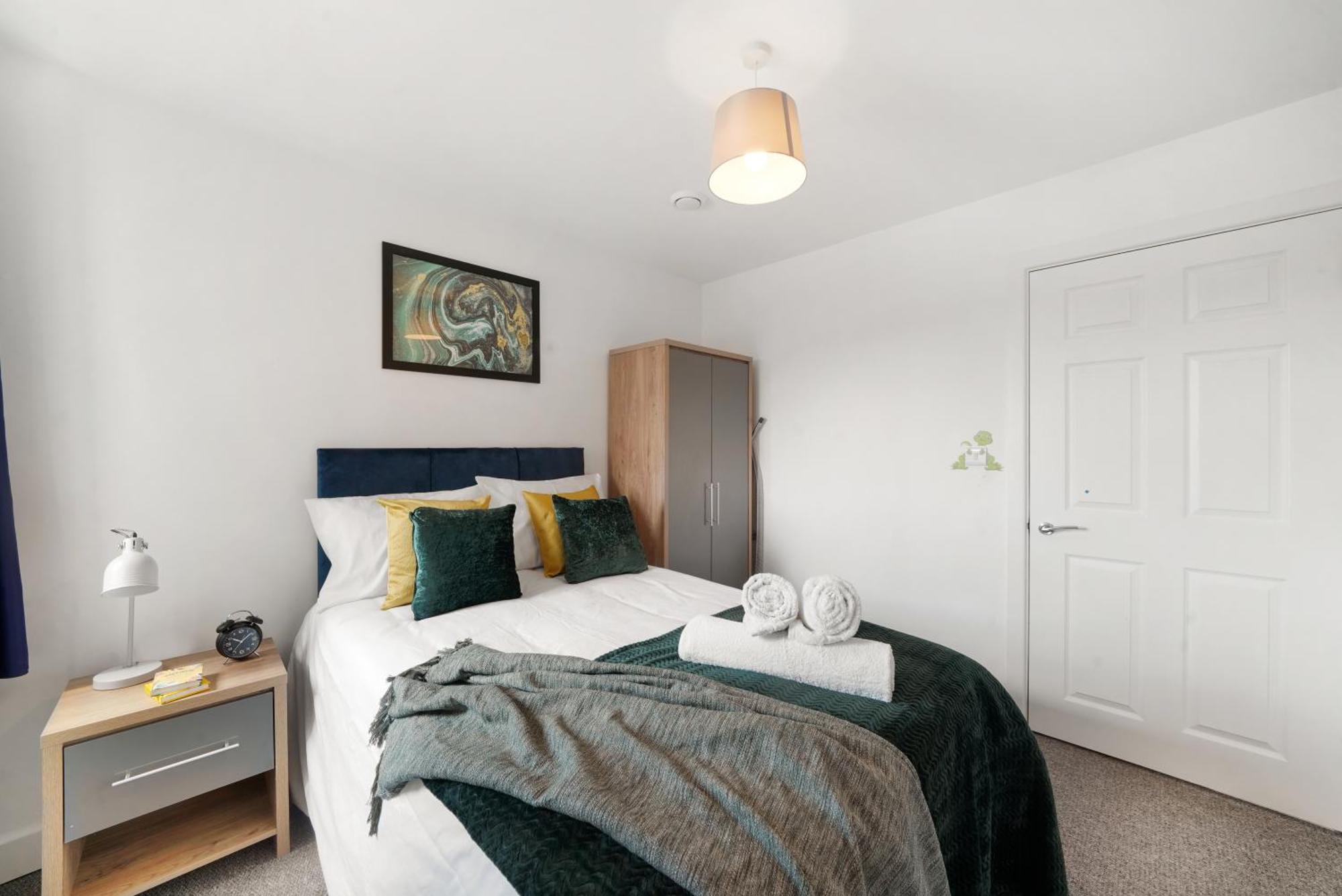 One And Two Bed Apartments Slough Near Heathrow 콘부룩 외부 사진