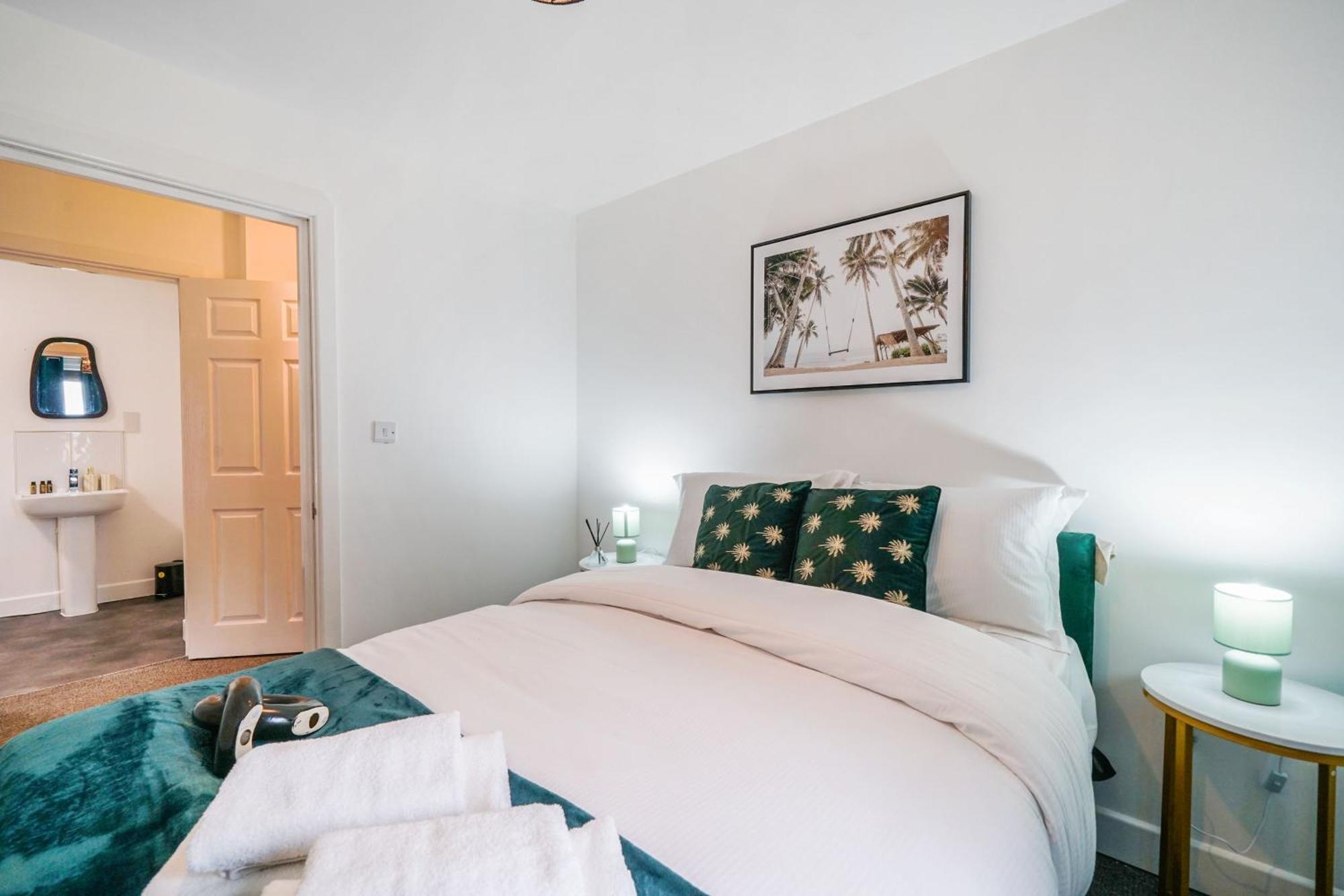 One And Two Bed Apartments Slough Near Heathrow 콘부룩 외부 사진
