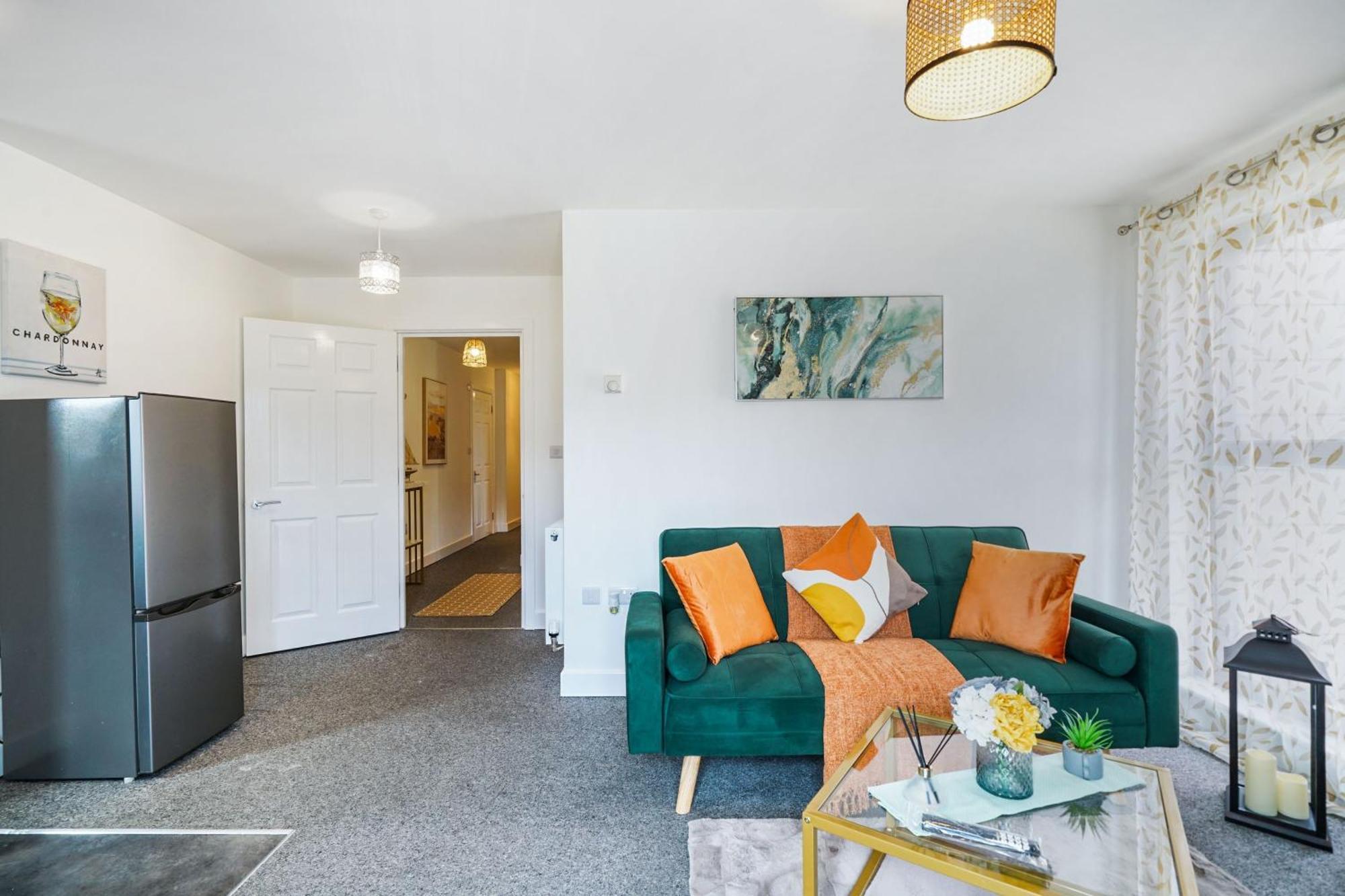 One And Two Bed Apartments Slough Near Heathrow 콘부룩 외부 사진