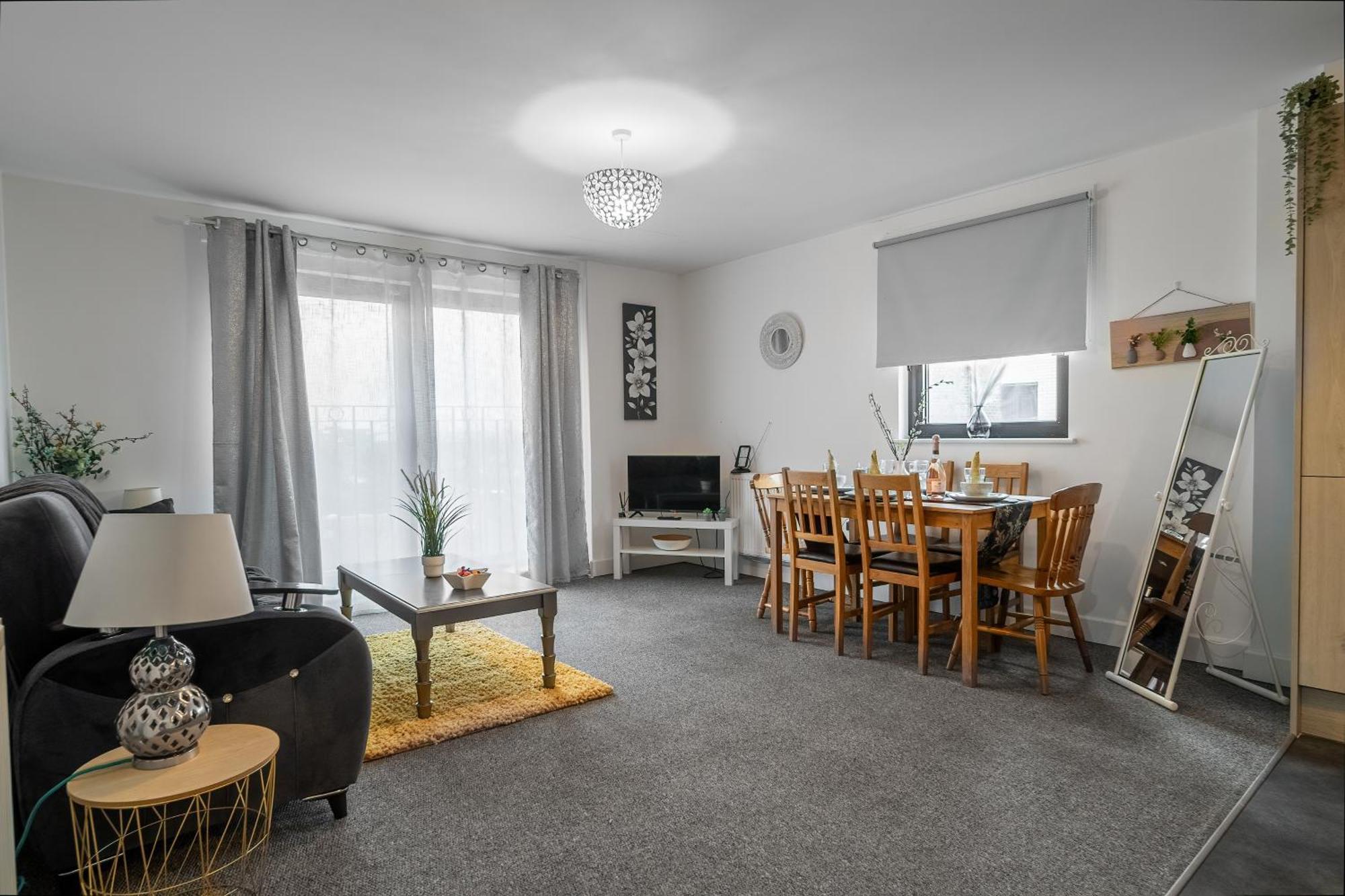 One And Two Bed Apartments Slough Near Heathrow 콘부룩 외부 사진