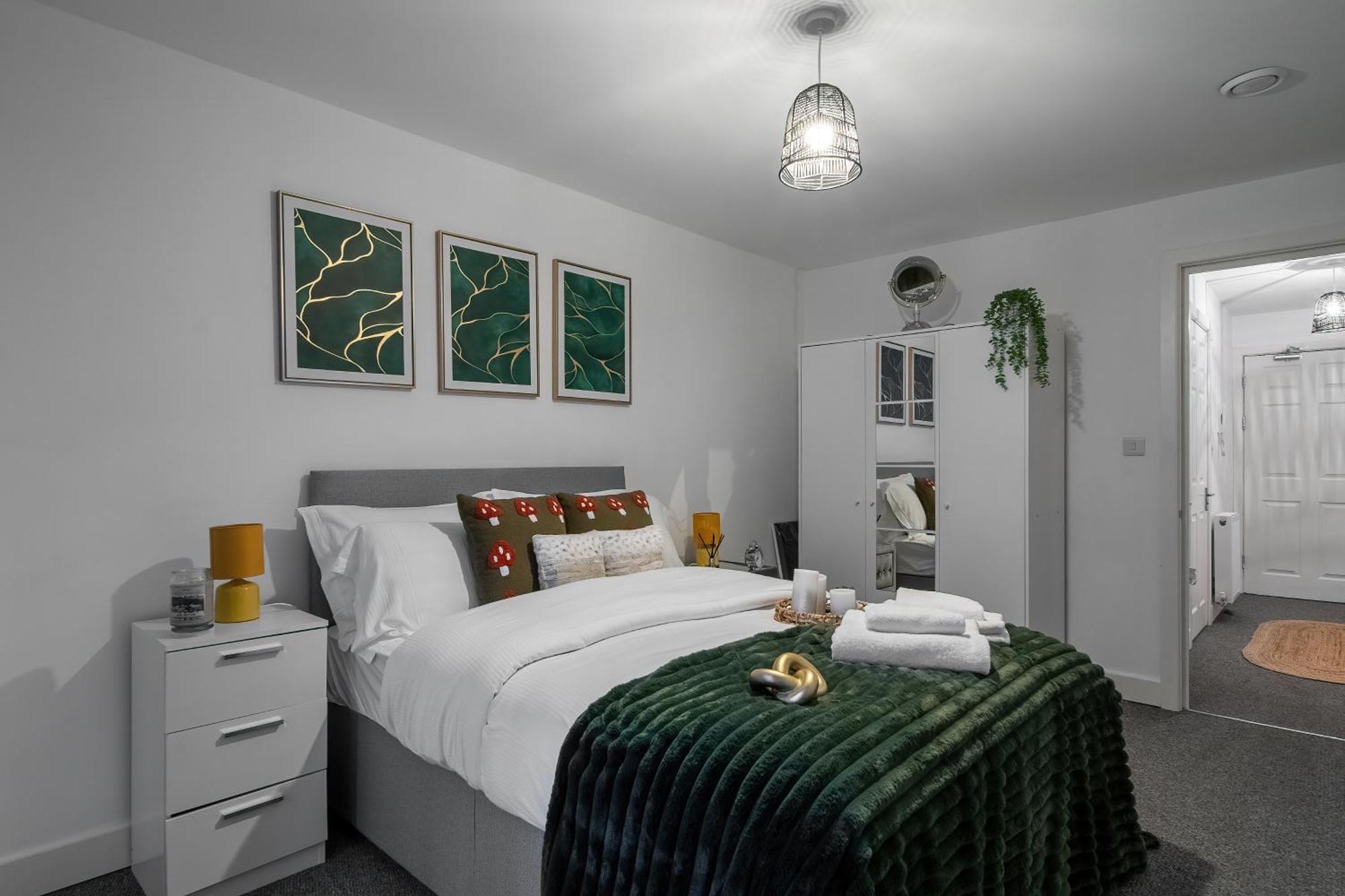One And Two Bed Apartments Slough Near Heathrow 콘부룩 외부 사진