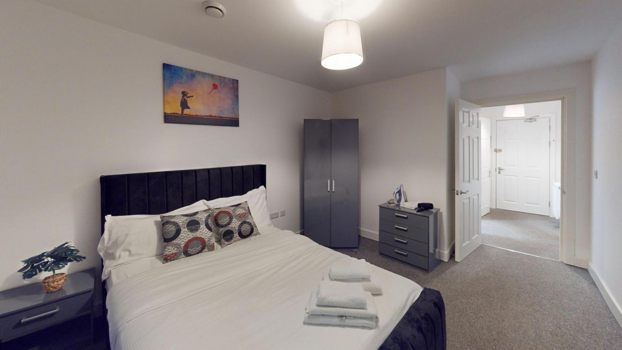 One And Two Bed Apartments Slough Near Heathrow 콘부룩 외부 사진