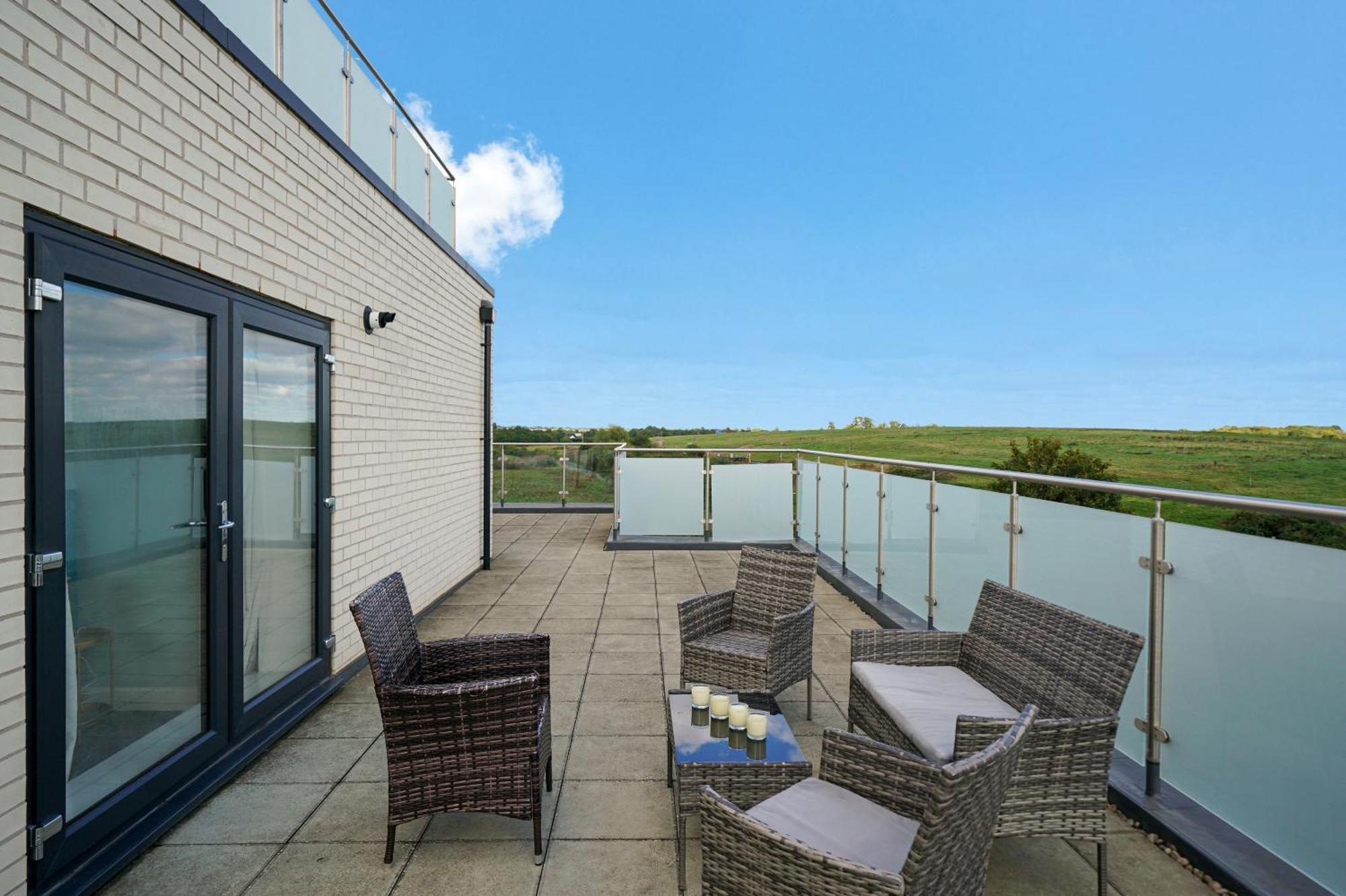 One And Two Bed Apartments Slough Near Heathrow 콘부룩 외부 사진