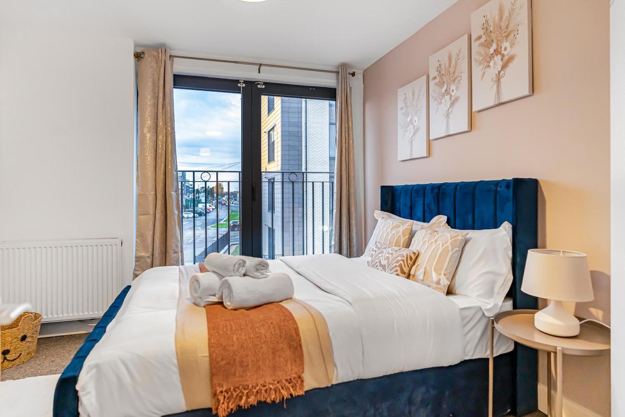 One And Two Bed Apartments Slough Near Heathrow 콘부룩 외부 사진
