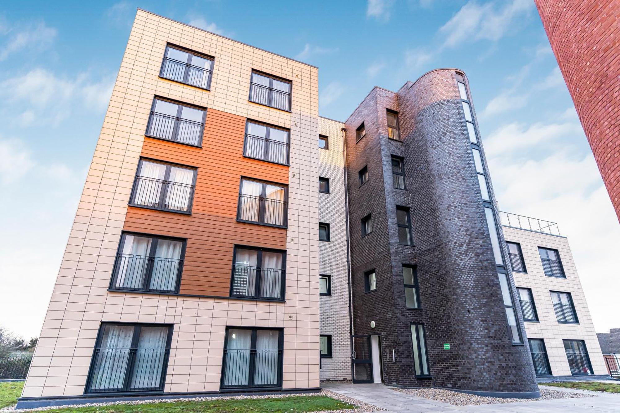 One And Two Bed Apartments Slough Near Heathrow 콘부룩 외부 사진